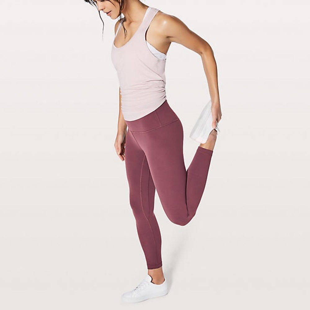 Lululemon so merlot aligns size 4